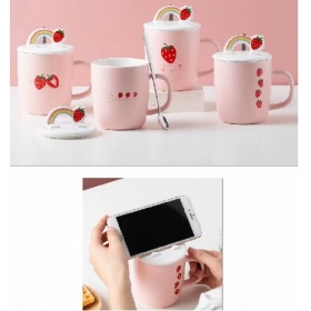 88508 Чашка з ложкою і кришкою-підставкою під телефон Strawberry 400мл R88508