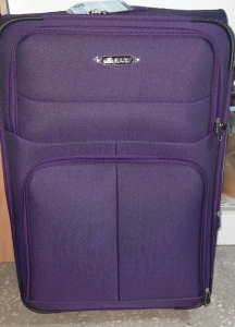 Чемодан ткань  №2 средний 2 колеса фиолетовый